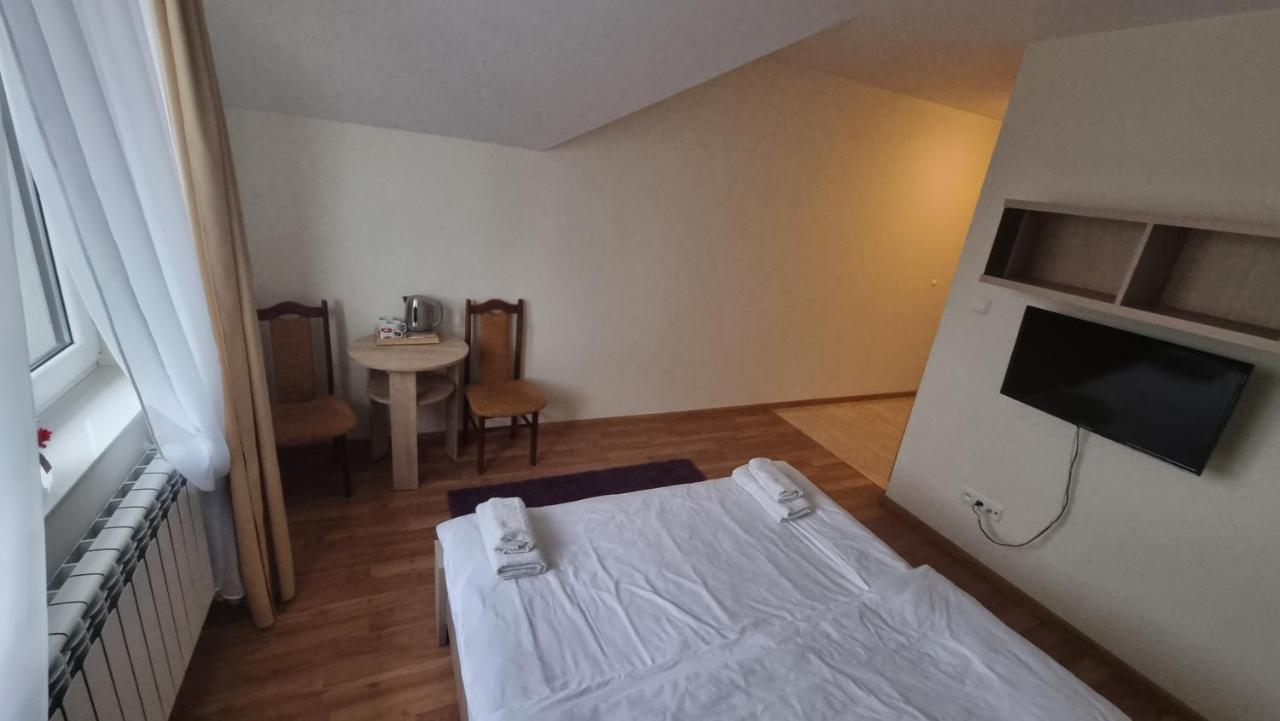 Hotel Monika Makow Mazowiecki Екстер'єр фото