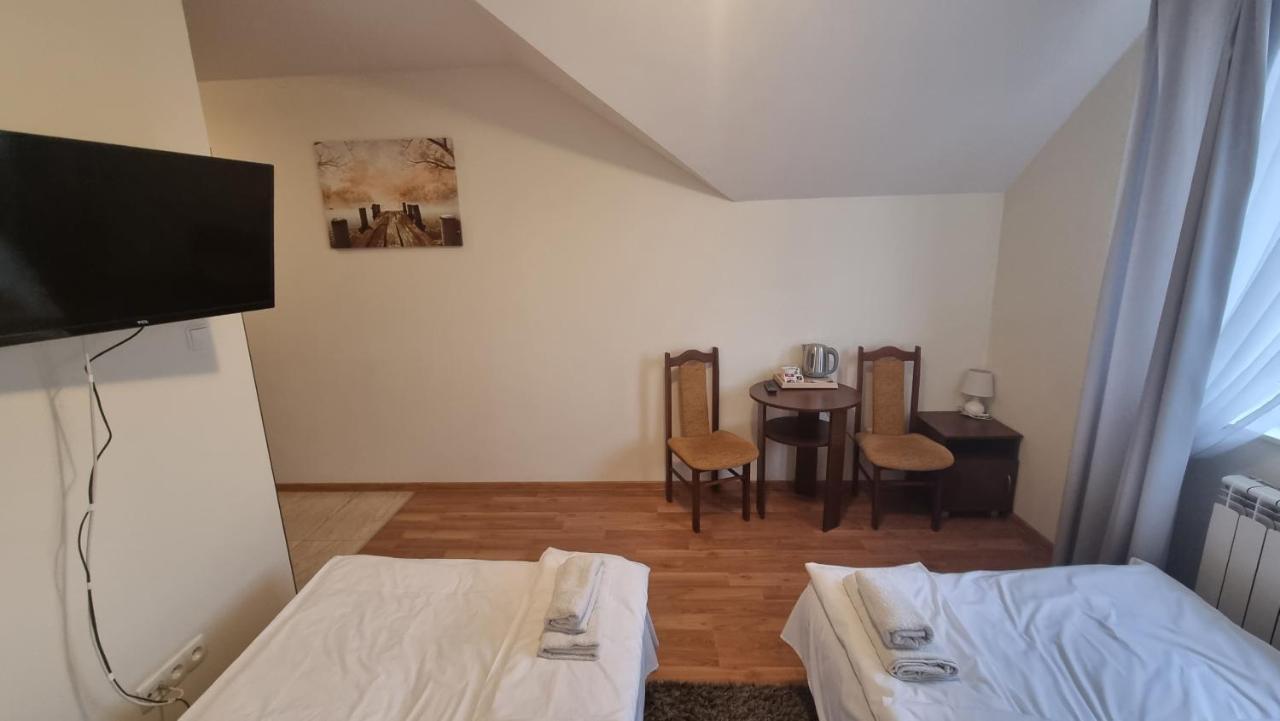Hotel Monika Makow Mazowiecki Екстер'єр фото